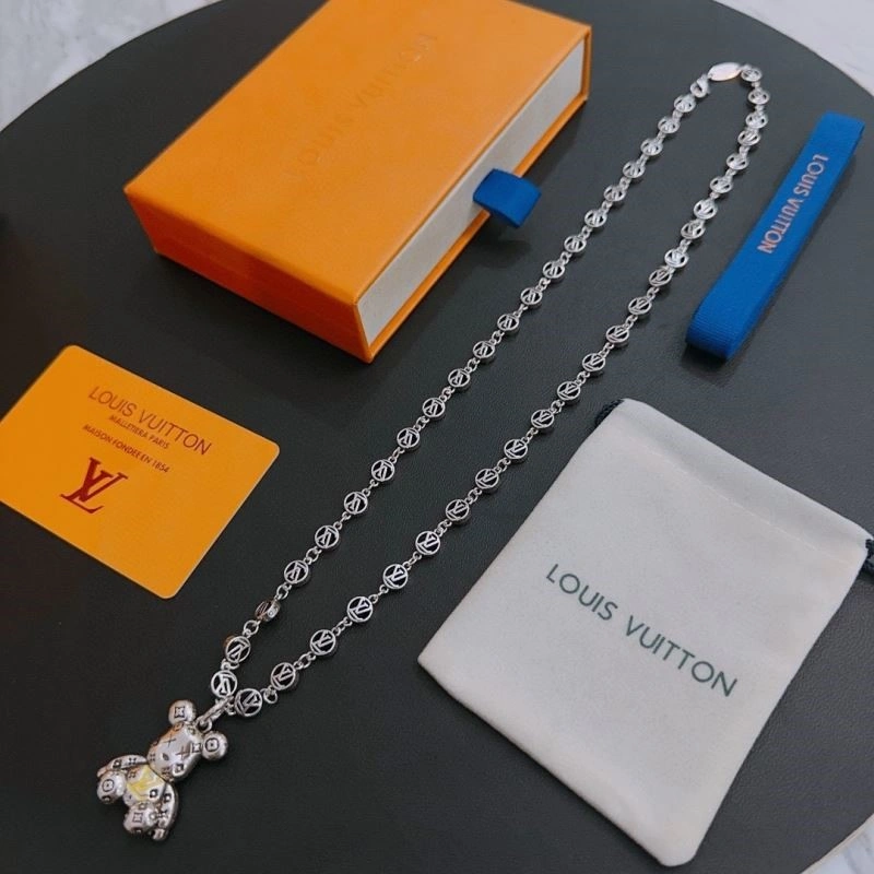 AllSeason Louis Vuitton Necklaces 249366