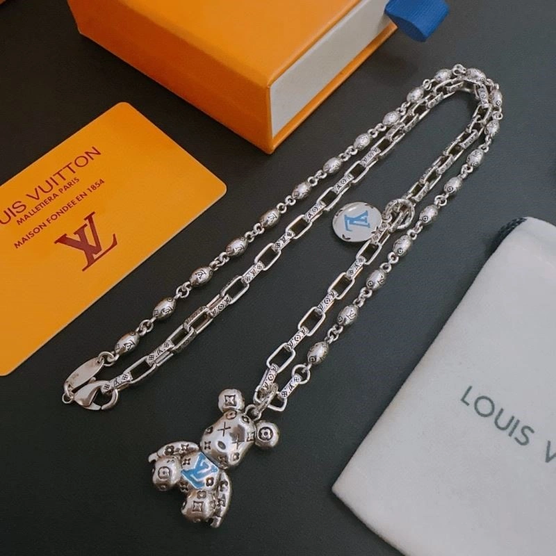 Louis Vuitton Necklaces Sleek 249359