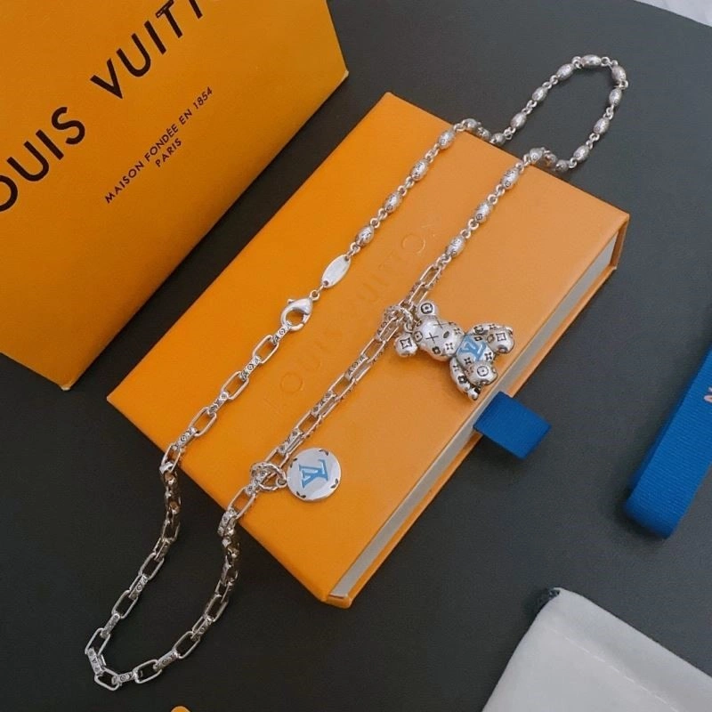 Louis Vuitton Necklaces Sleek 249359