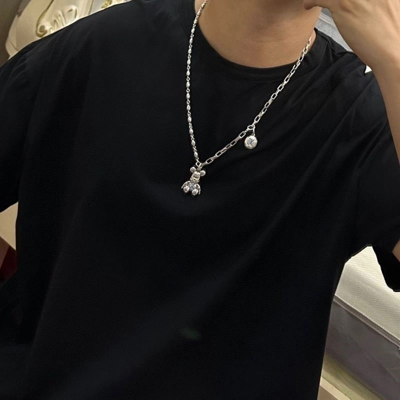 Louis Vuitton Necklaces Sleek 249359