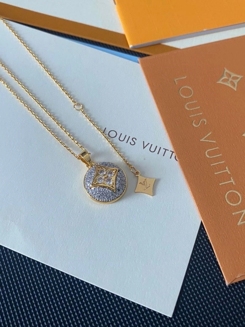 Attractive Louis Vuitton Necklaces 249354
