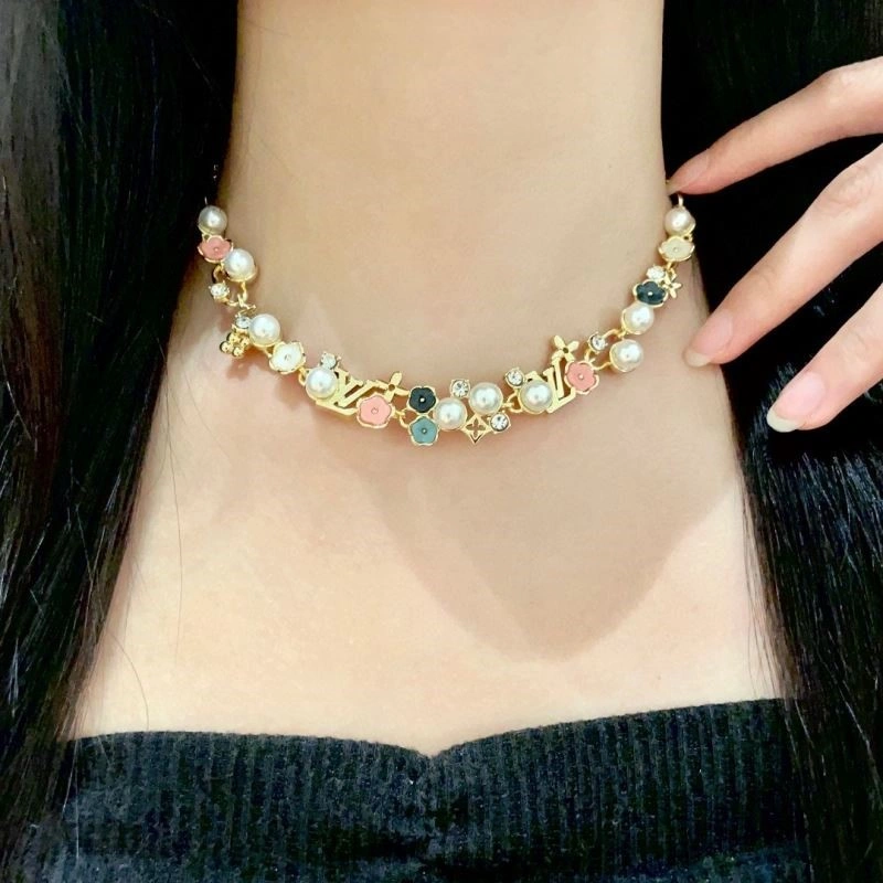 Breathable Louis Vuitton Necklaces 249367