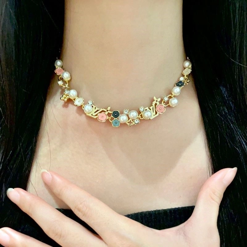 Breathable Louis Vuitton Necklaces 249367
