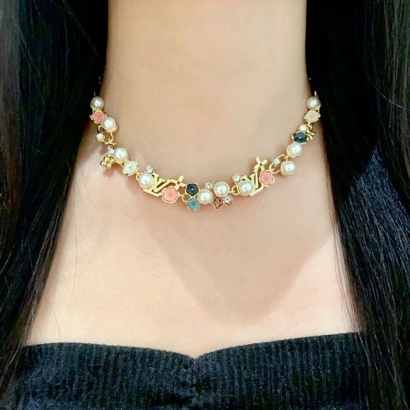 Breathable Louis Vuitton Necklaces 249367