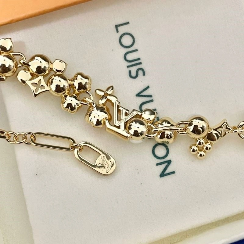 Breathable Louis Vuitton Necklaces 249367