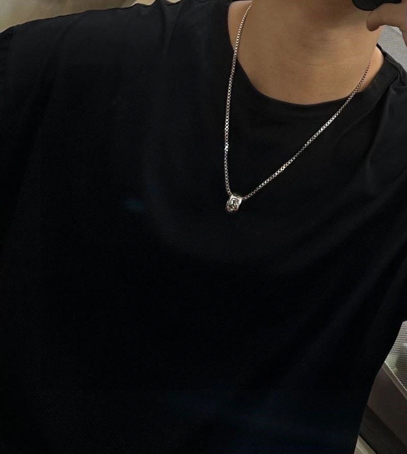 Louis Vuitton Necklaces Resilient 249370