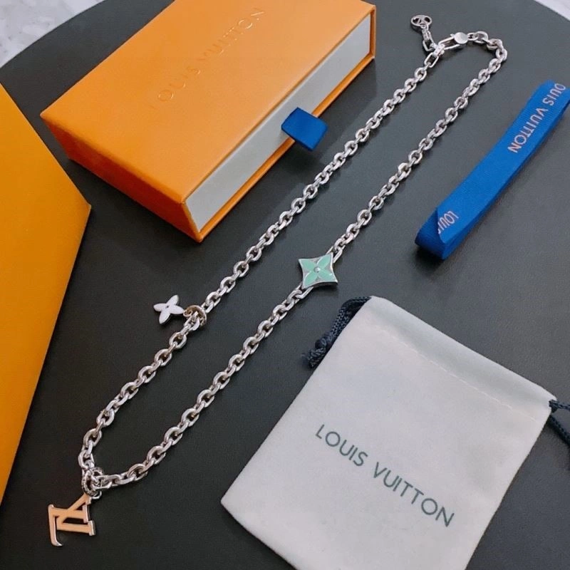 Elegant Louis Vuitton Necklaces 249376