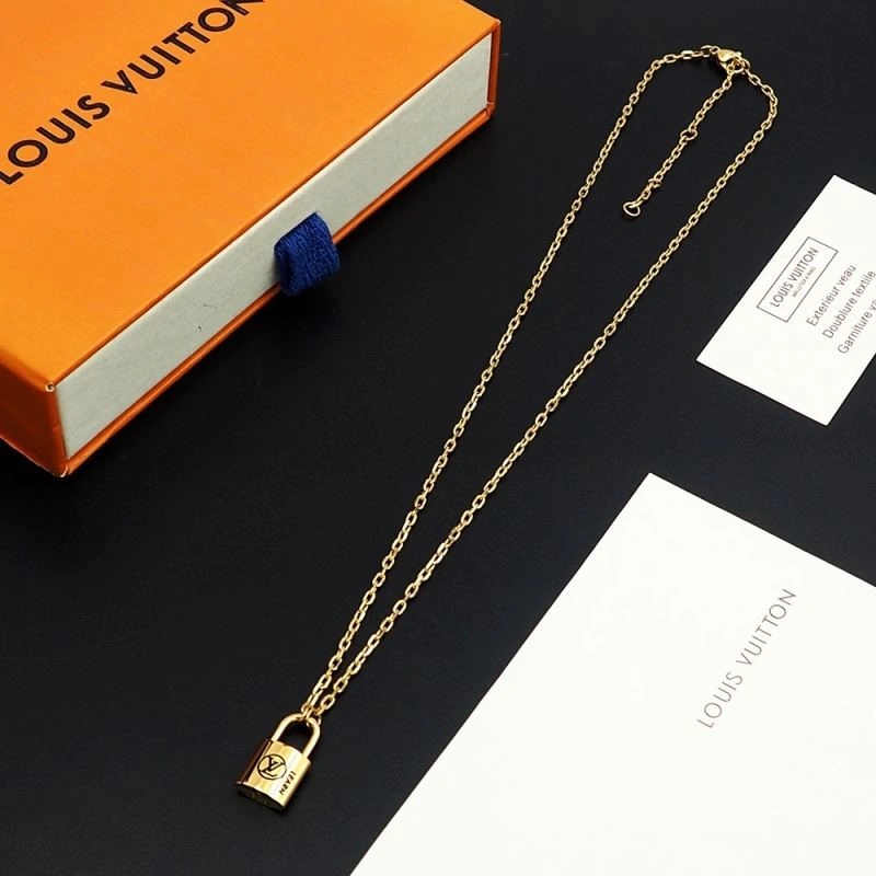 Louis Vuitton Necklaces SmoothTexture 249326