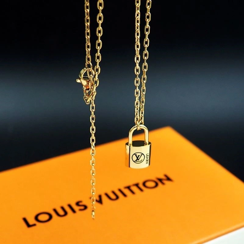Louis Vuitton Necklaces SmoothTexture 249326