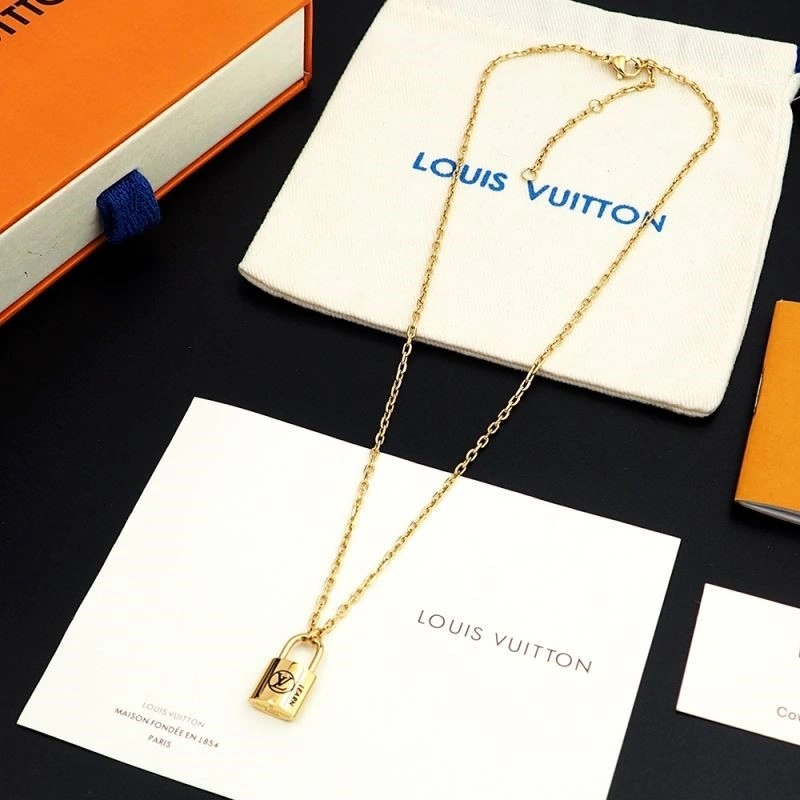Louis Vuitton Necklaces SmoothTexture 249326