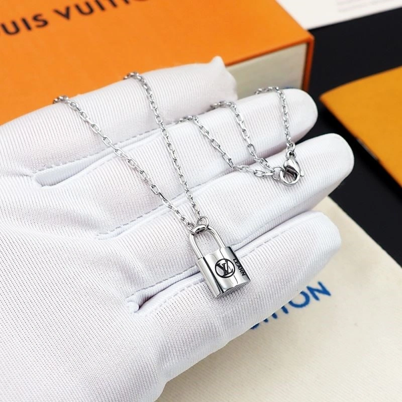Trendy Louis Vuitton Necklaces 249324