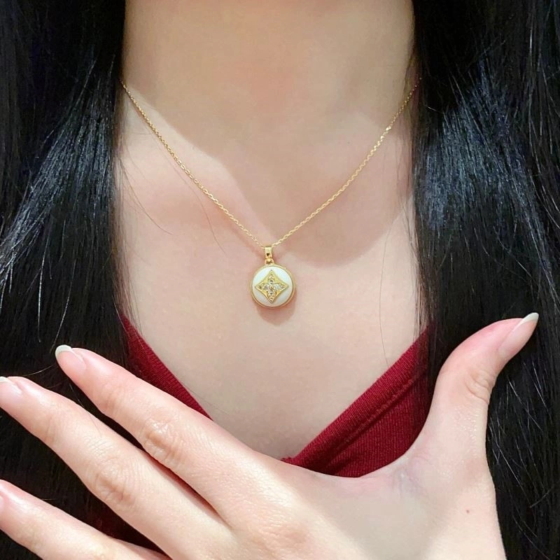 Louis Vuitton Necklaces TravelReady 249337