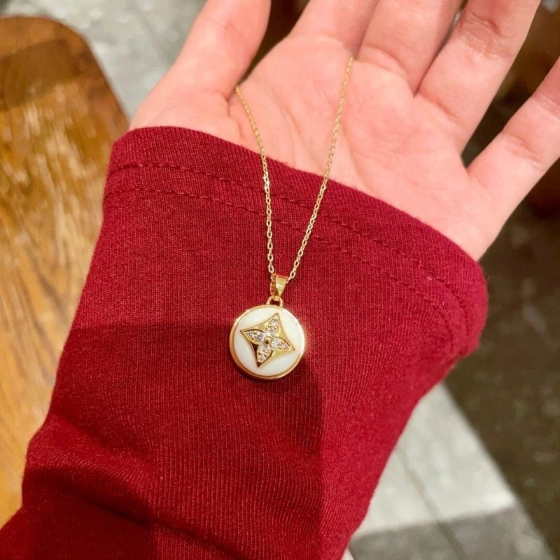 Louis Vuitton Necklaces TravelReady 249337