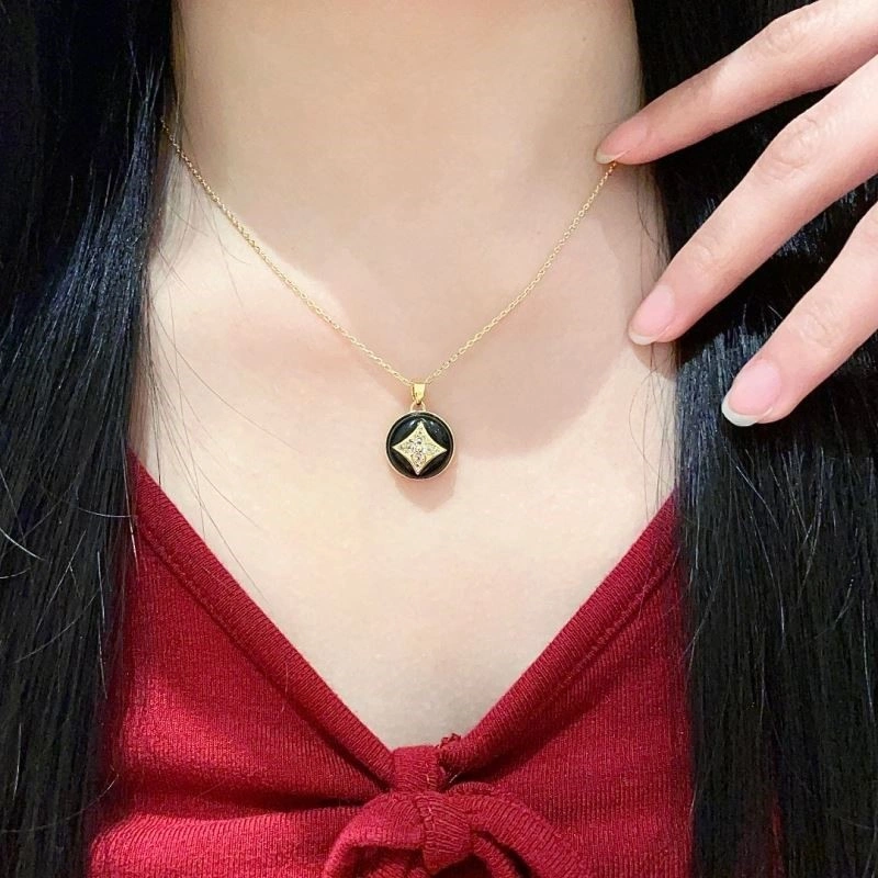 Louis Vuitton Necklaces WeatherProof 249317