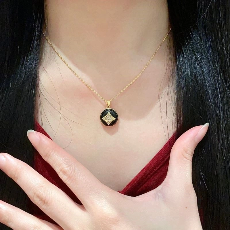 Louis Vuitton Necklaces WeatherProof 249317