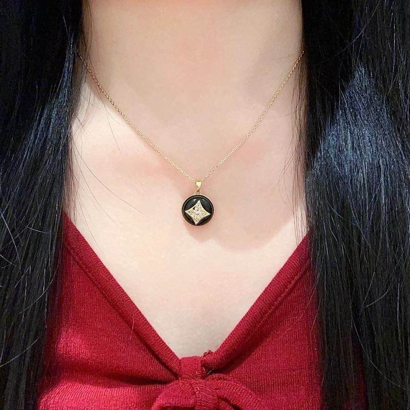 Louis Vuitton Necklaces WeatherProof 249317