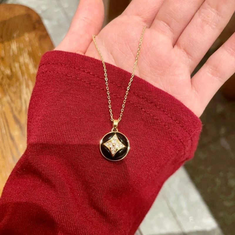 Louis Vuitton Necklaces WeatherProof 249317