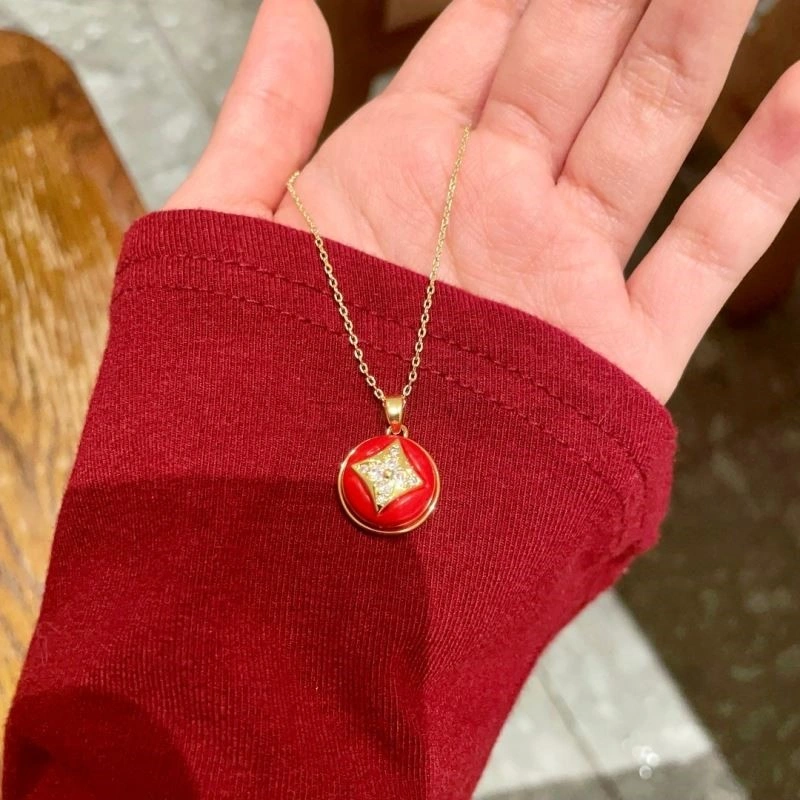 Sleek Louis Vuitton Necklaces 249318
