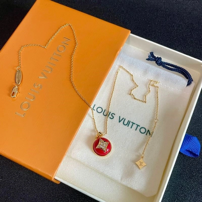 Sleek Louis Vuitton Necklaces 249318