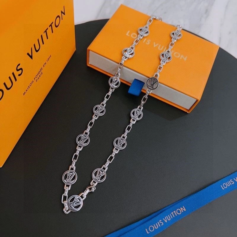Louis Vuitton Necklaces Practical 249311