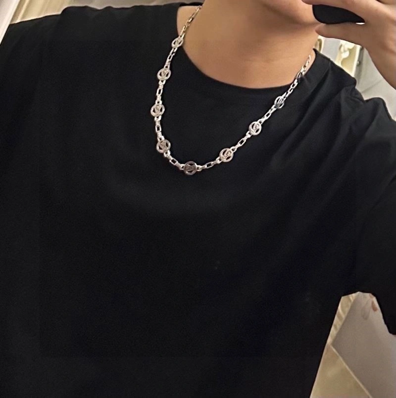 Louis Vuitton Necklaces Practical 249311