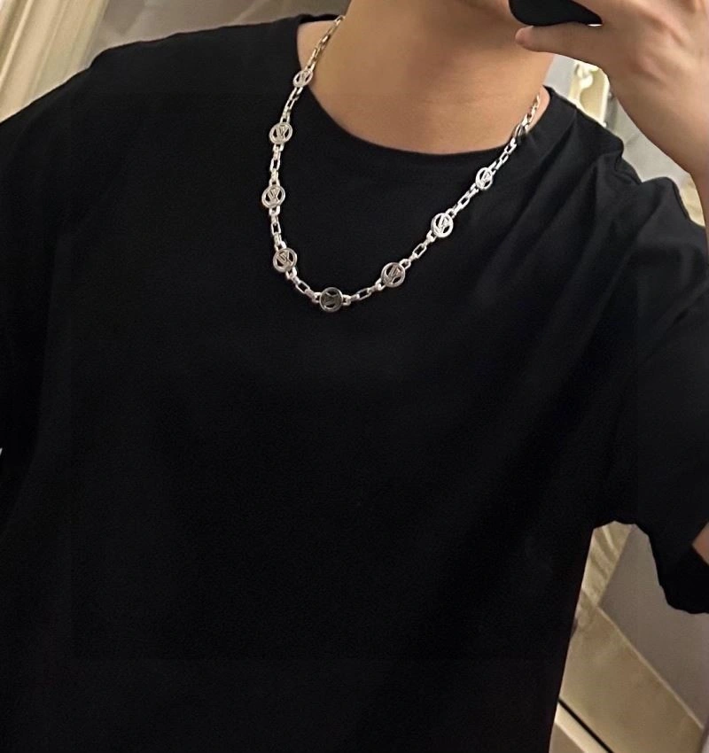 Louis Vuitton Necklaces Practical 249311