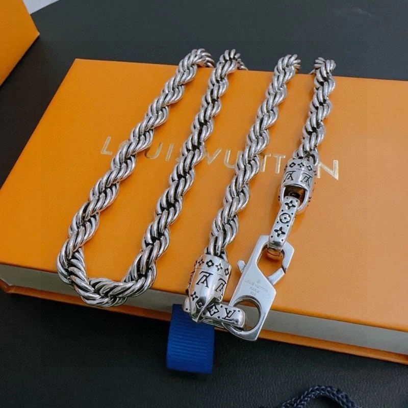 ModernLook Louis Vuitton Necklaces 249339
