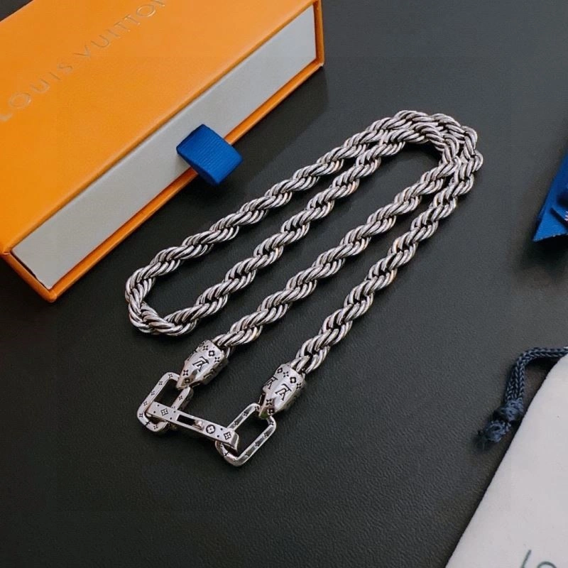 ModernLook Louis Vuitton Necklaces 249339