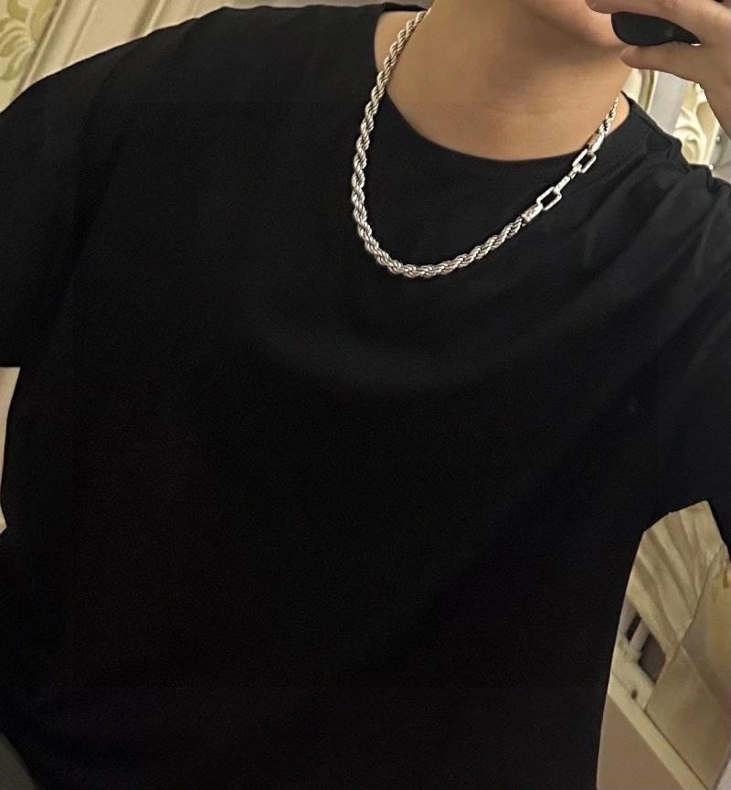 ModernLook Louis Vuitton Necklaces 249339