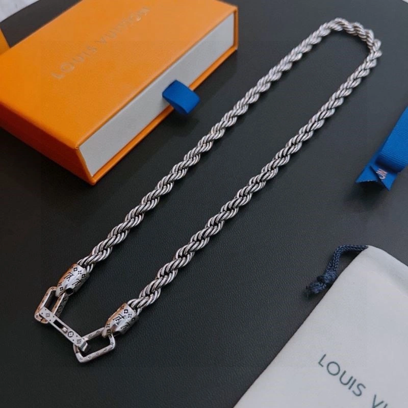 ModernLook Louis Vuitton Necklaces 249339