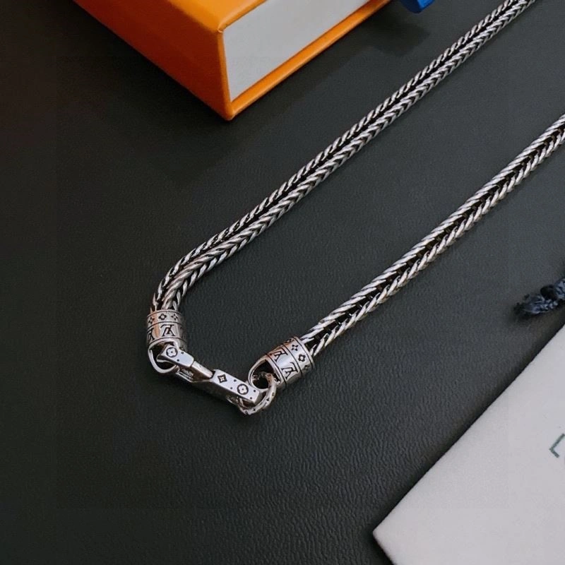 Louis Vuitton Necklaces Bold 249315