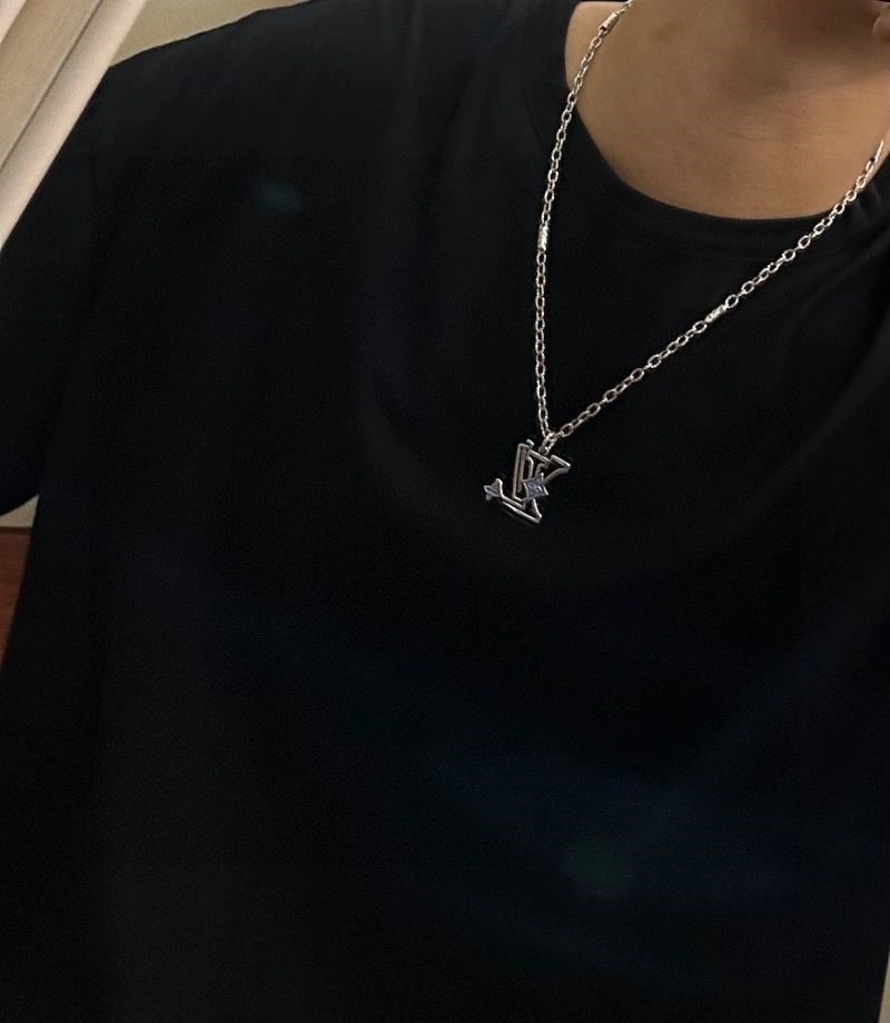 SunProtective Louis Vuitton Necklaces 249338