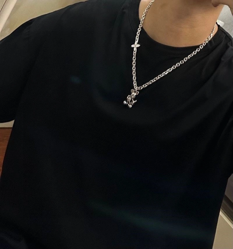 Stylish Louis Vuitton Necklaces 249314