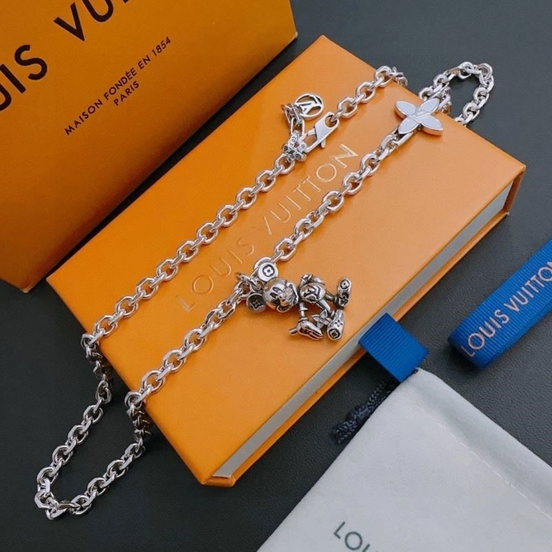 Stylish Louis Vuitton Necklaces 249314