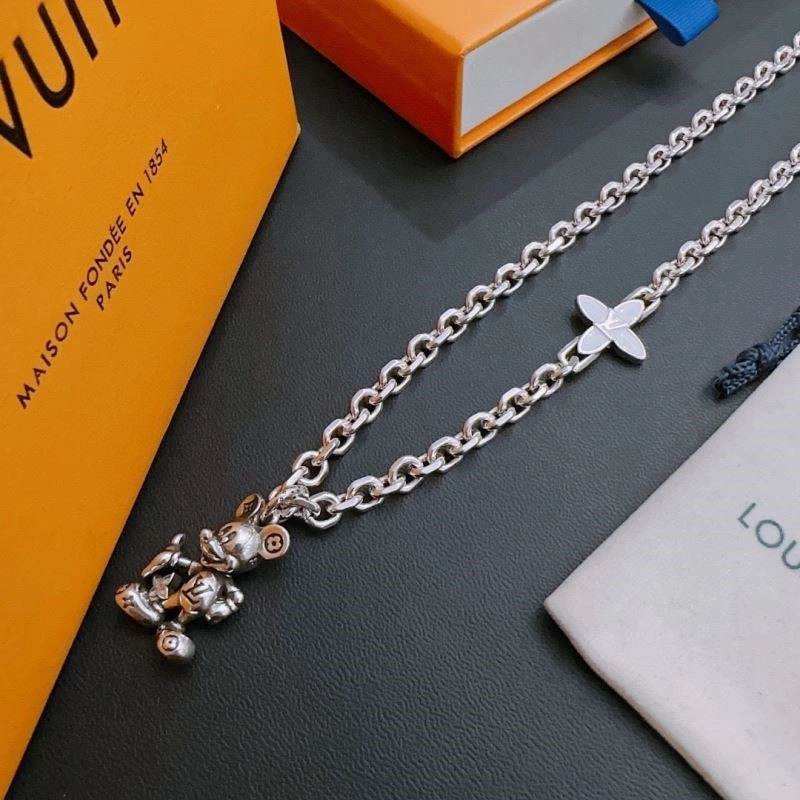 Stylish Louis Vuitton Necklaces 249314