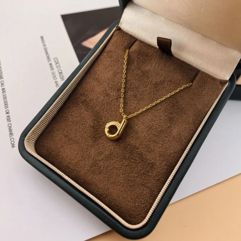 Trendsetting Louis Vuitton Necklaces 249327