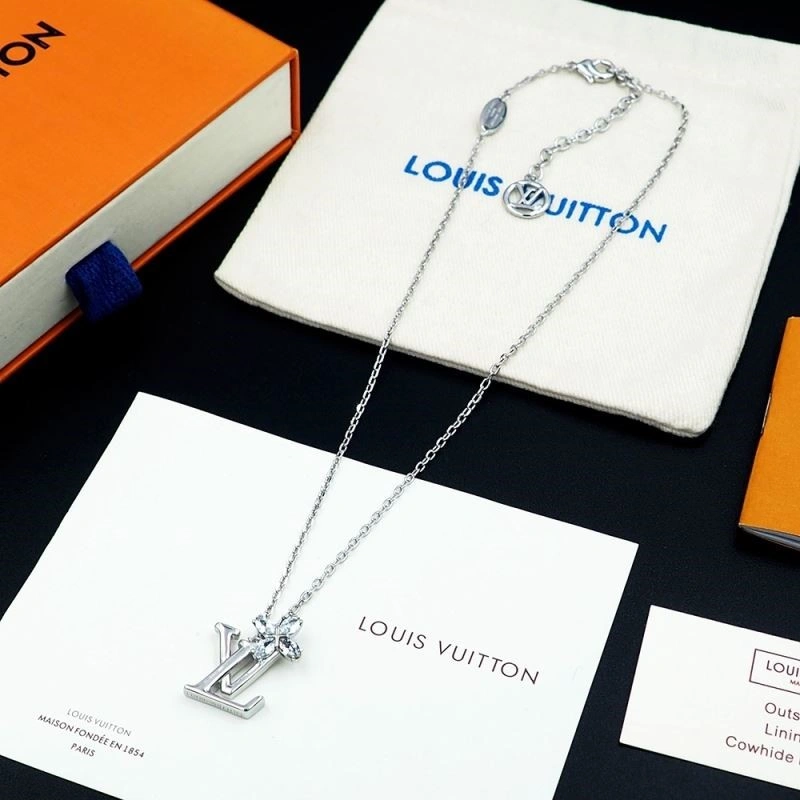 Louis Vuitton Necklaces OnTrend 249341