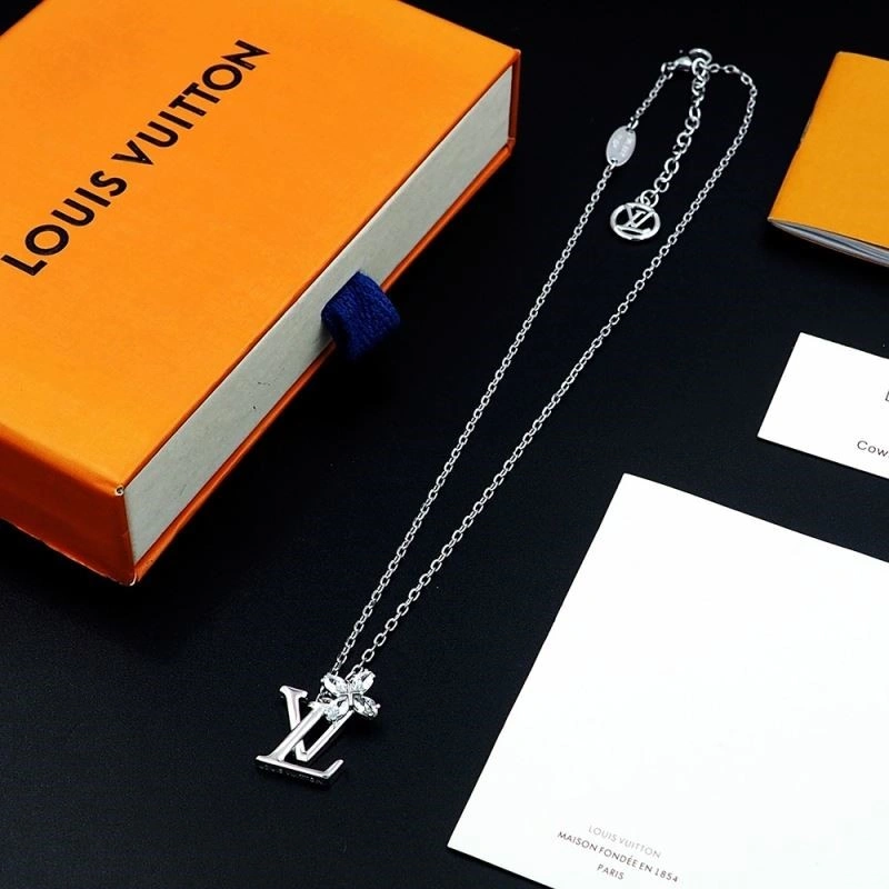Louis Vuitton Necklaces OnTrend 249341