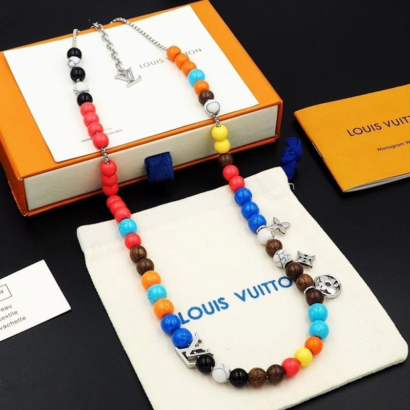 Elegant Louis Vuitton Necklaces 249342