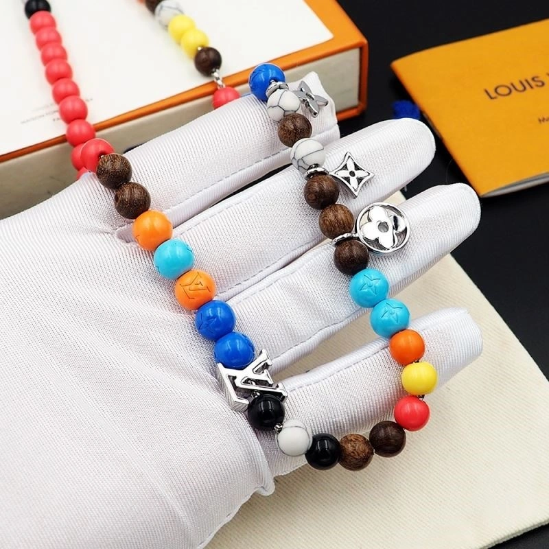 Elegant Louis Vuitton Necklaces 249342