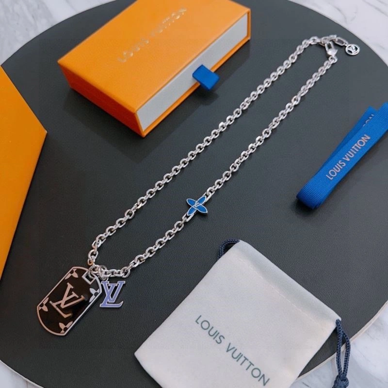 Sleek Louis Vuitton Necklaces 249335