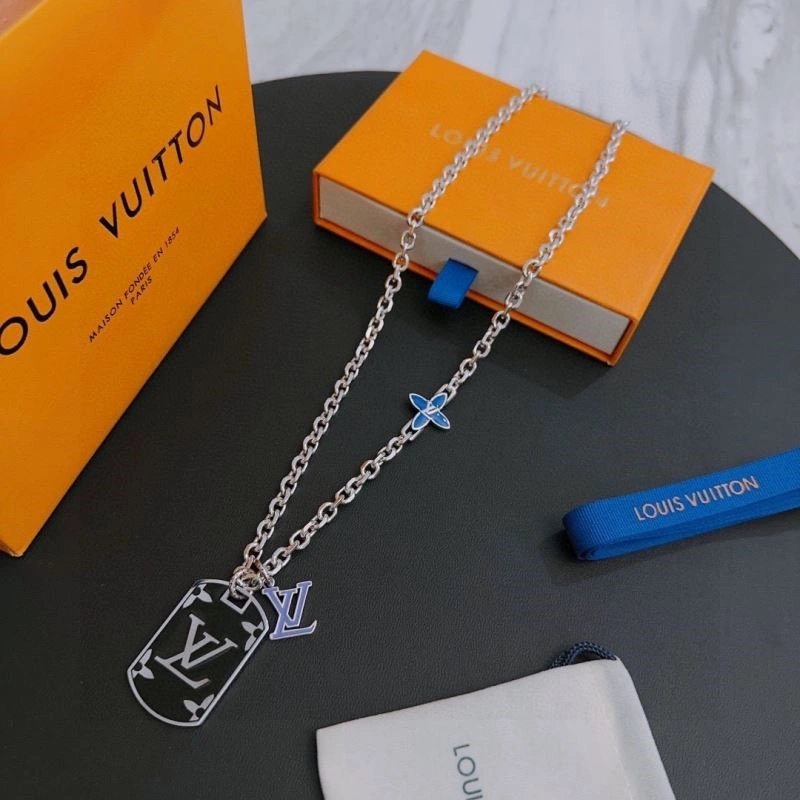Sleek Louis Vuitton Necklaces 249335