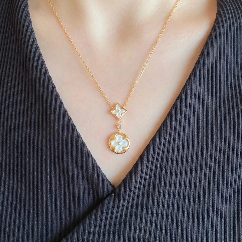 Trendy Louis Vuitton Necklaces 249332