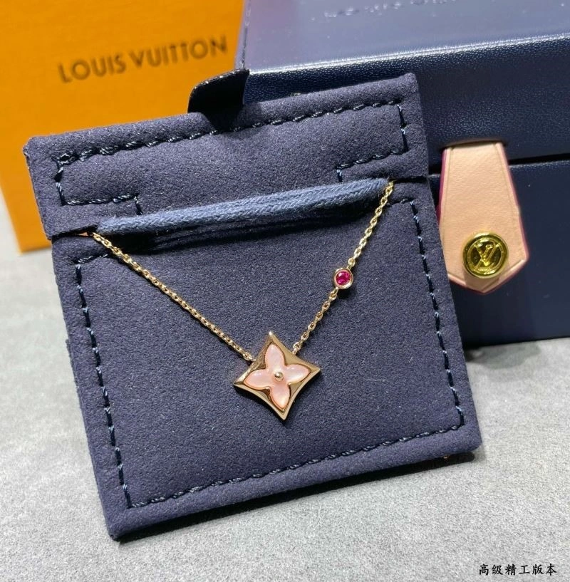 Elegant Louis Vuitton Necklaces 249320