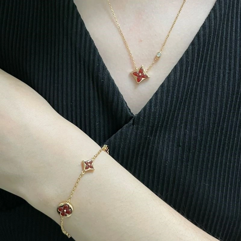 Affordable Louis Vuitton Necklaces 249309