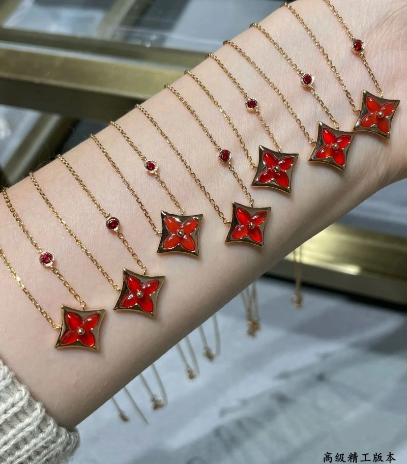 Louis Vuitton Necklaces DailyWear 249310