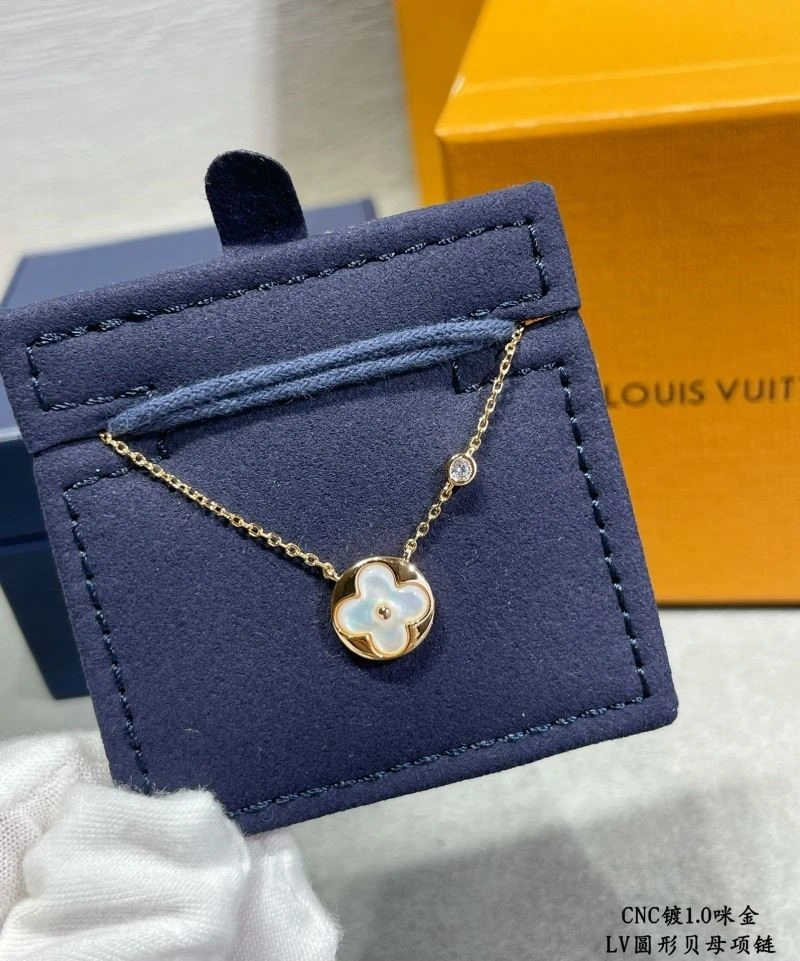 Louis Vuitton Necklaces Sporty 249308