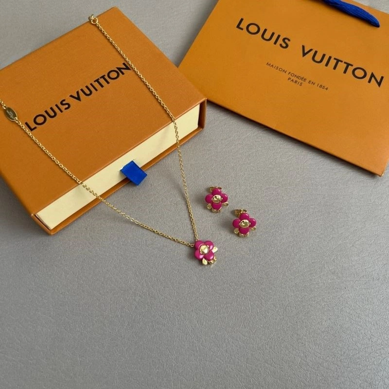 Louis Vuitton Necklaces Trendy 249278