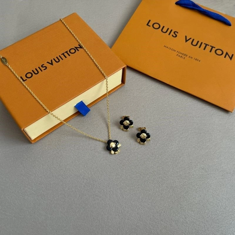 AllSeason Louis Vuitton Necklaces 249274