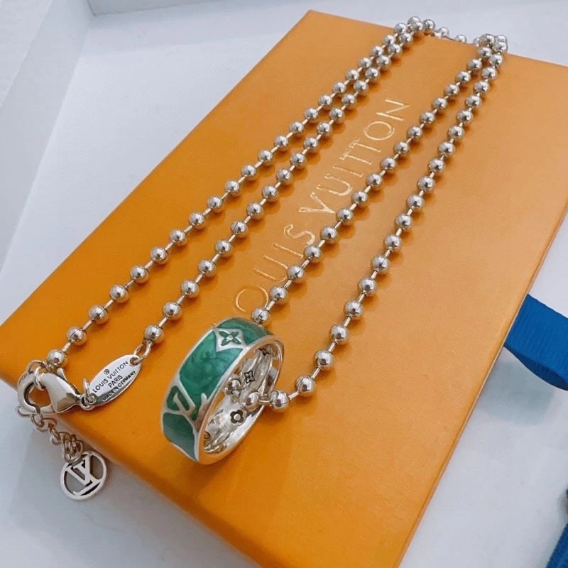 Louis Vuitton Necklaces Bold 249296